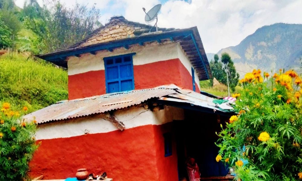 माटोले घर लिपपोत गरी संस्कृति जोगाउन गाउँपालिकाको अनुरोध